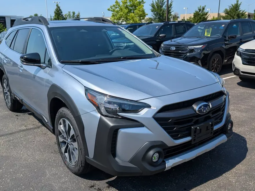 2025 Subaru Outback Limited photo 1
