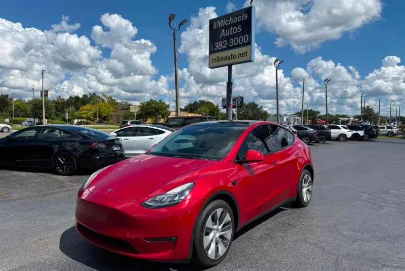 2022 Tesla Model Y Long Range photo 1