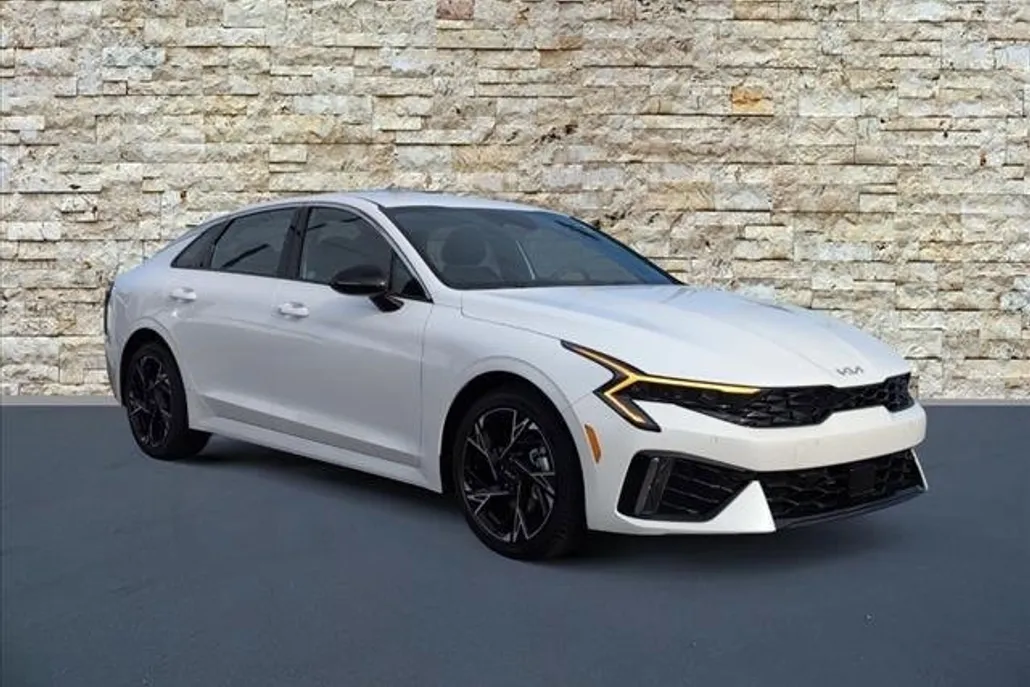 2026 Kia K5 GT-Line photo 1