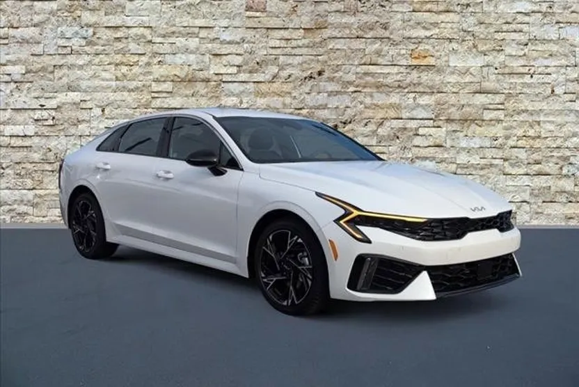 2026 Kia K5 GT-Line photo 1