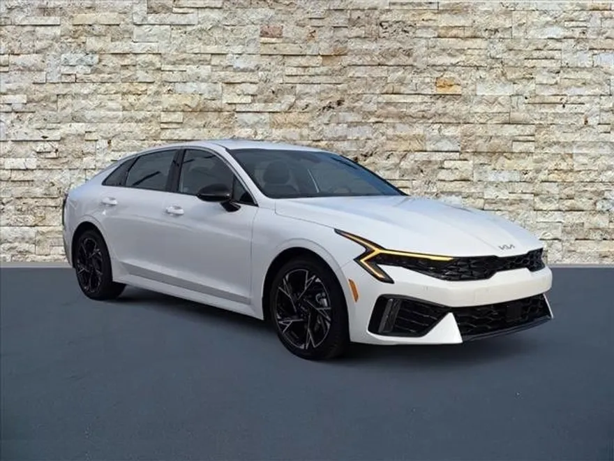2026 Kia K5 GT-Line photo 1