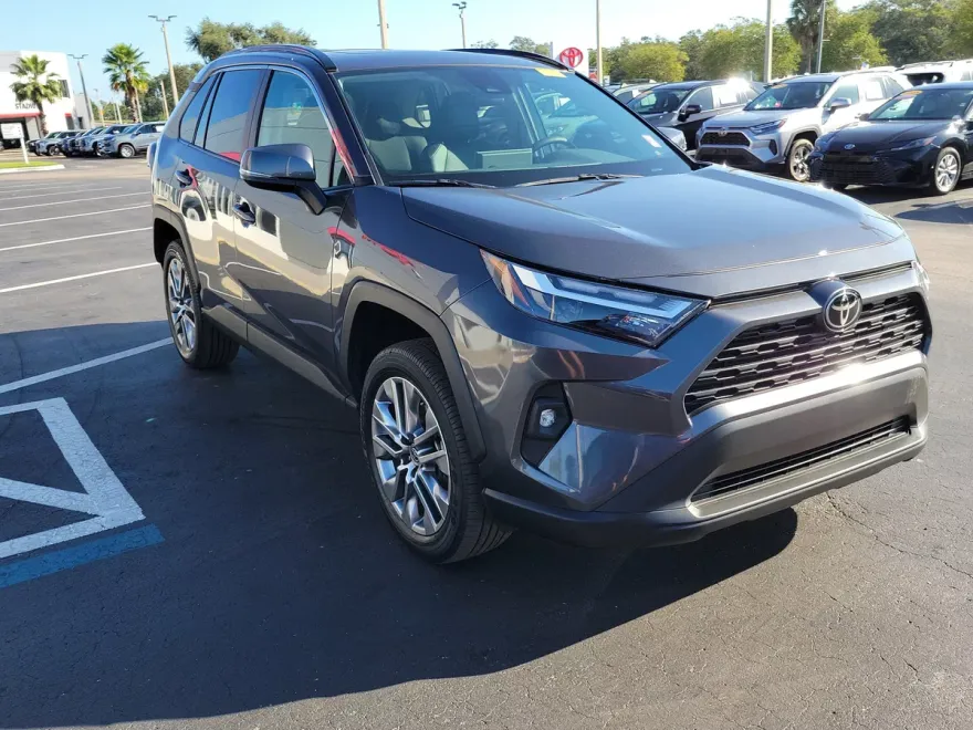 2023 Toyota RAV4 XLE Premium photo 1