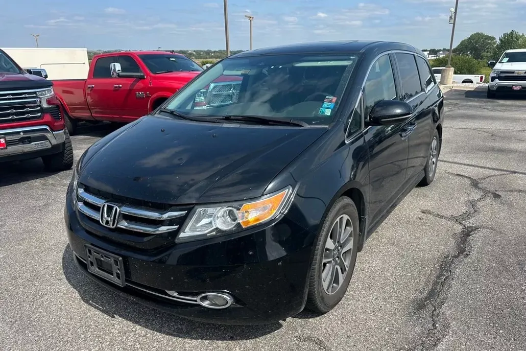 2016 Honda Odyssey Touring Elite photo 1