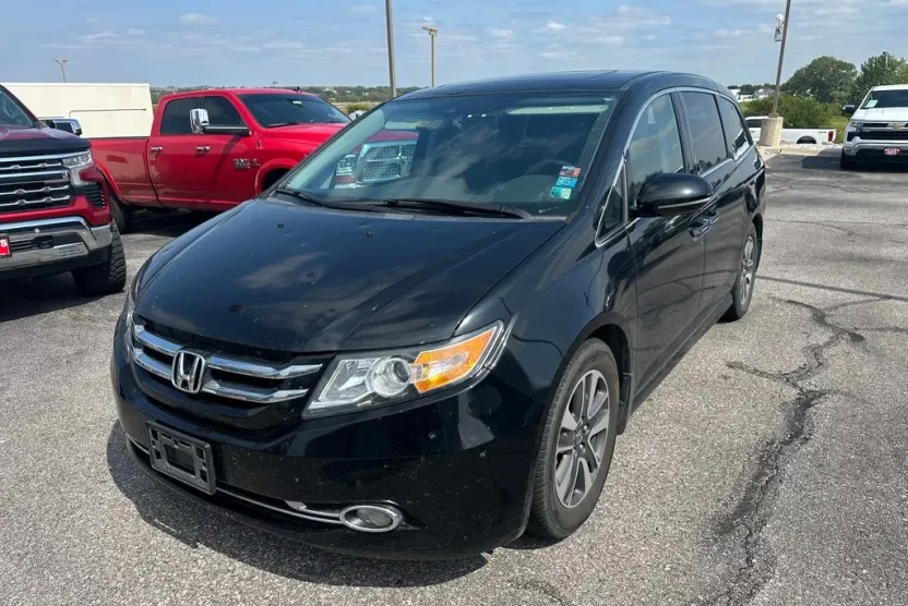2016 Honda Odyssey Touring Elite photo 1