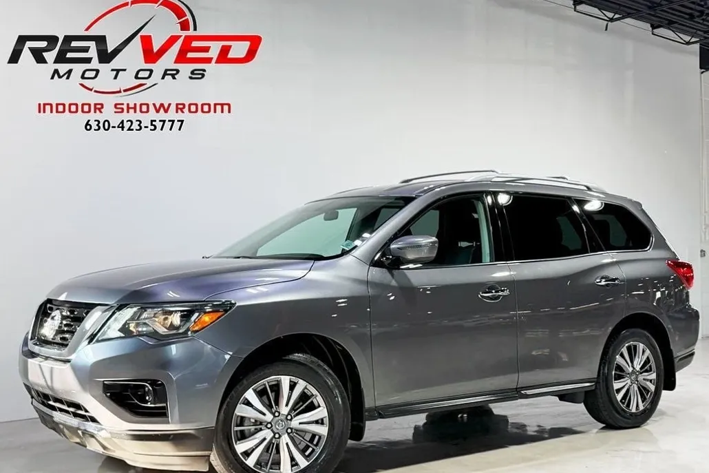 2019 Nissan Pathfinder 4x4 S photo 1