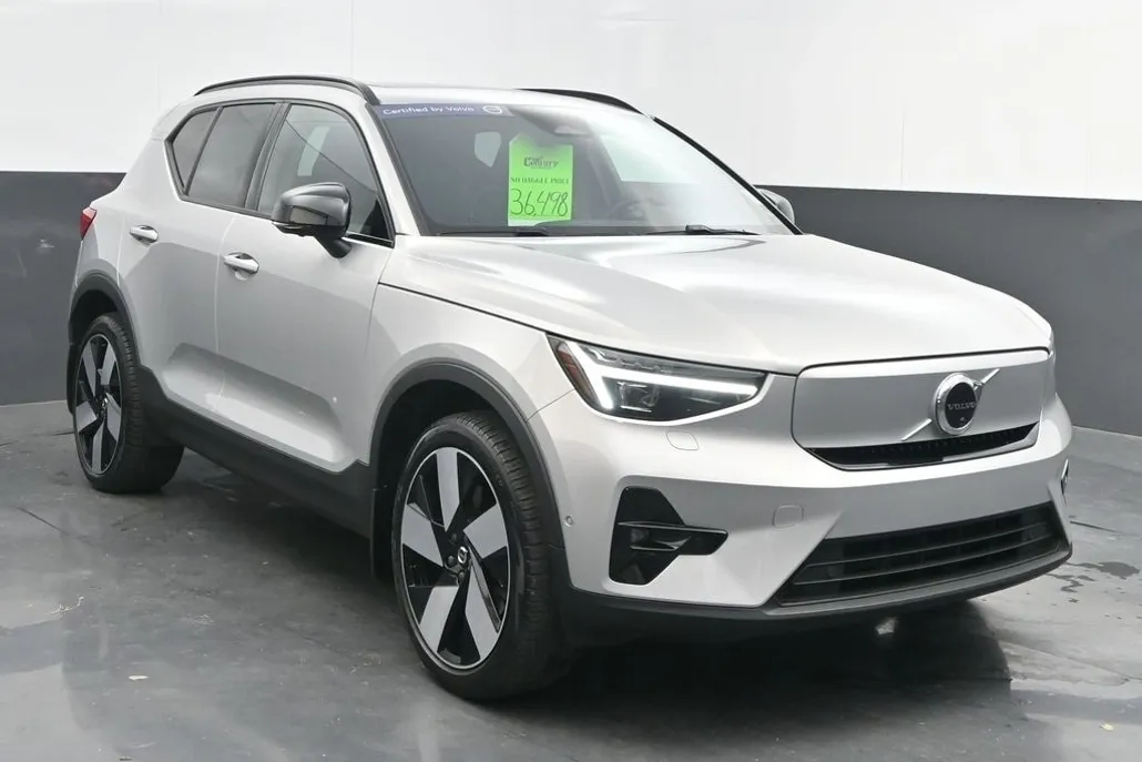 2023 Volvo XC40 Recharge Ultimate photo 1