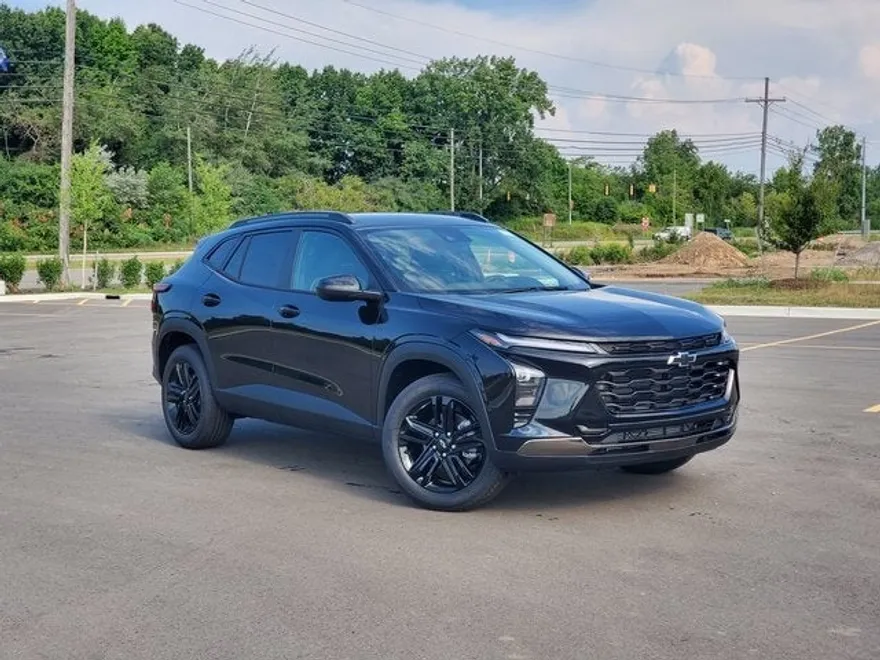 2025 Chevrolet Trax ACTIV photo 1