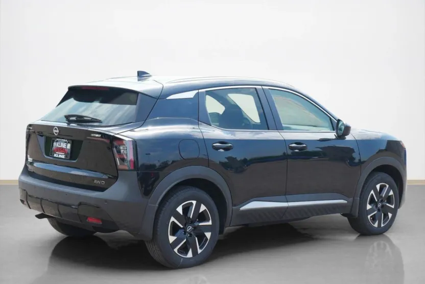 2025 Nissan Kicks SV photo 1