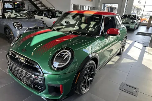 2025 Mini Cooper 2 Door Hardtop Signature photo 3