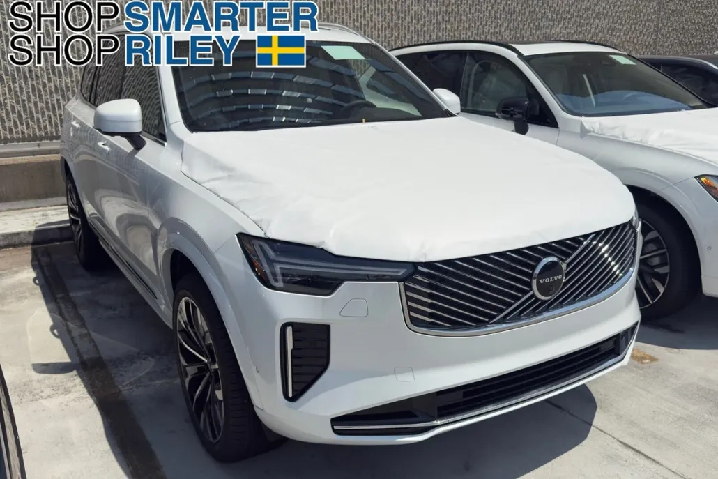 2026 Volvo XC90 Plus photo 1