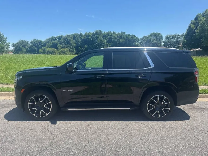 2021 Chevrolet Tahoe LT photo 1