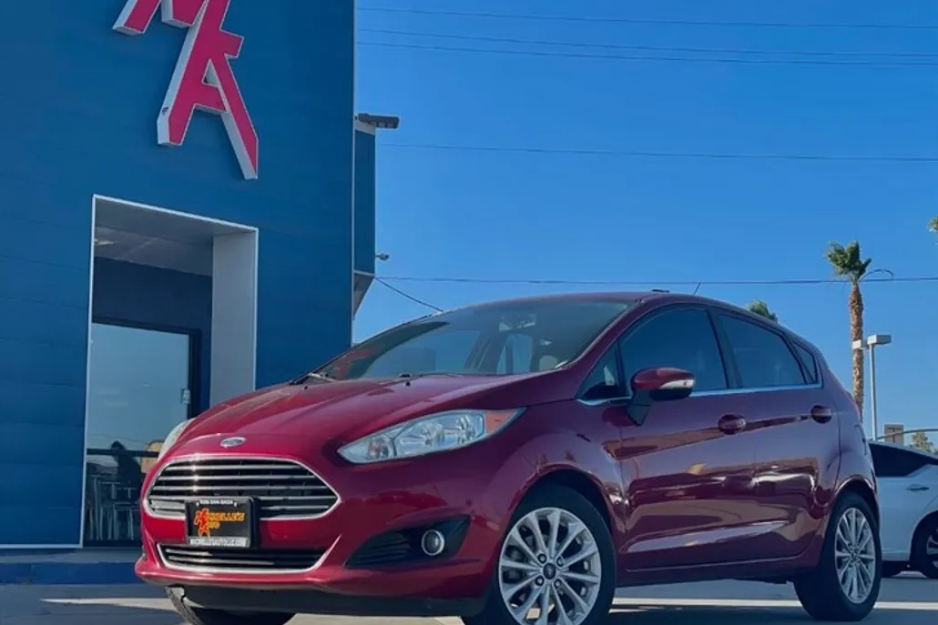 2017 Ford Fiesta Titanium photo 1