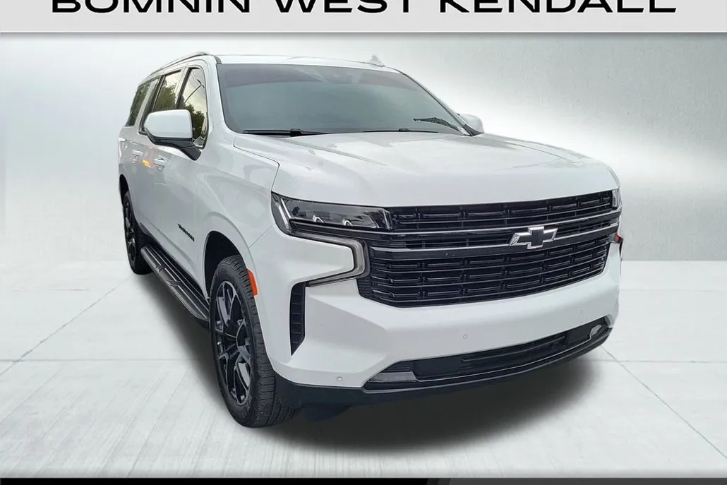 2023 Chevrolet Suburban RST photo 1