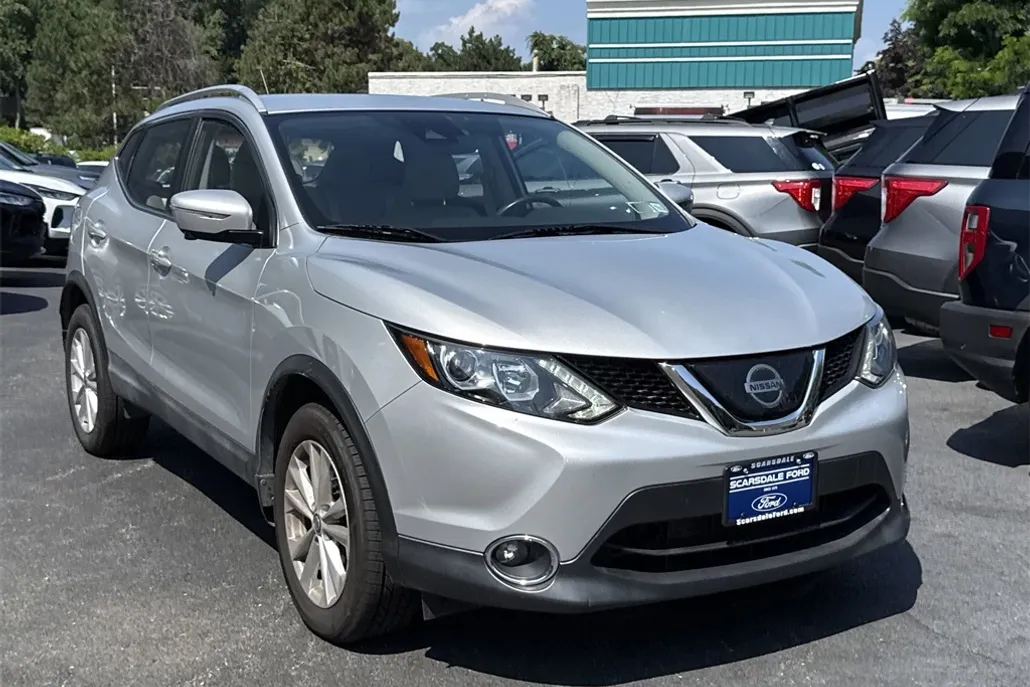 2019 Nissan Rogue Sport SV photo 1