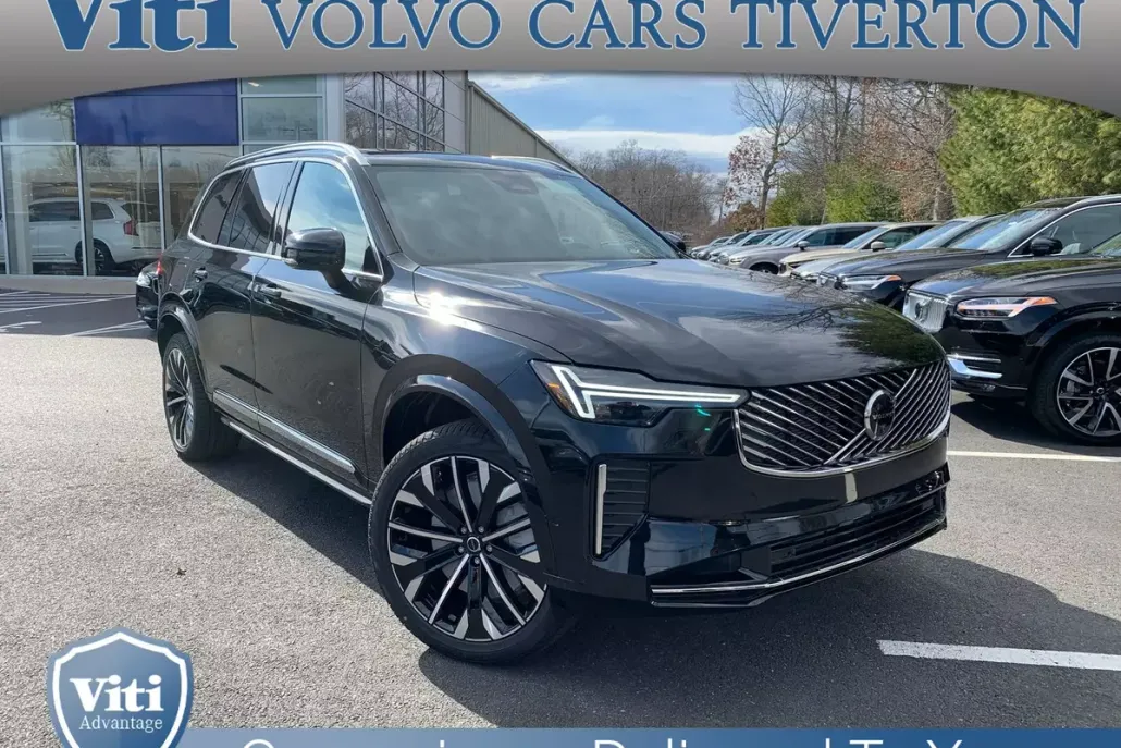 2025 Volvo XC90 T8 Plus photo 1