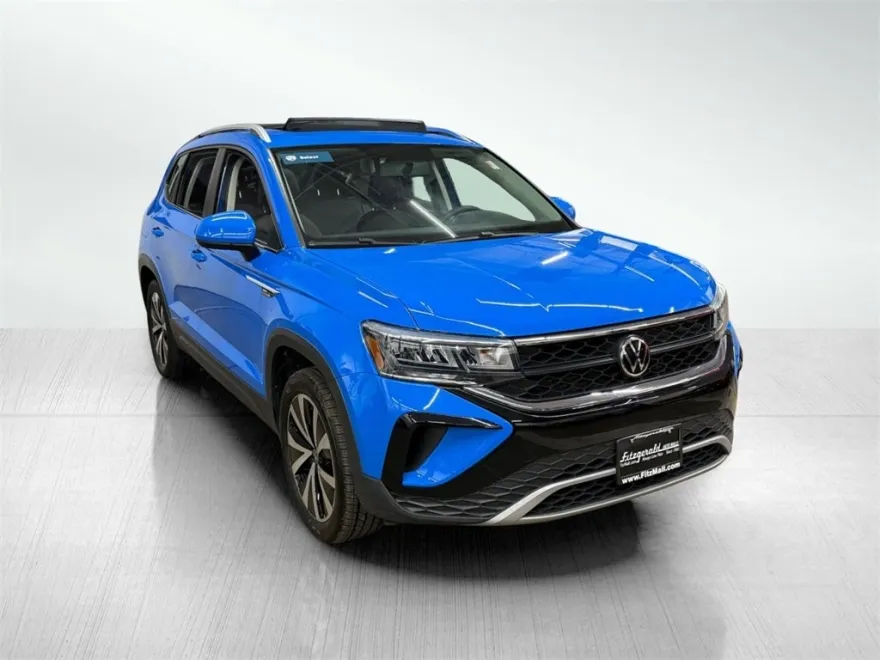 2022 Volkswagen Taos SE photo 1
