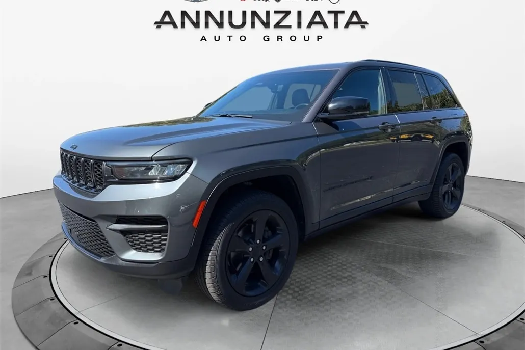2022 Jeep Grand Cherokee Altitude photo 1