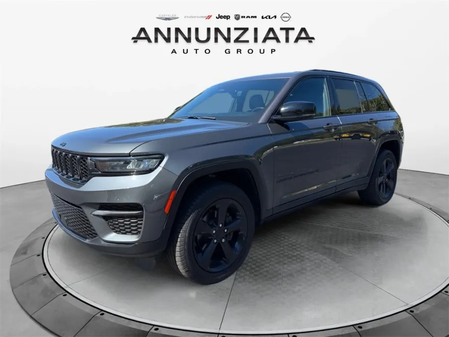 2022 Jeep Grand Cherokee Altitude photo 1