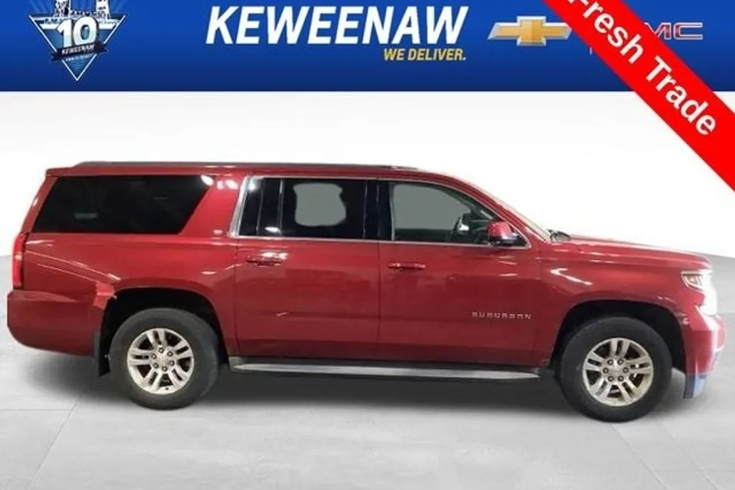 2015 Chevrolet Suburban LT photo 1