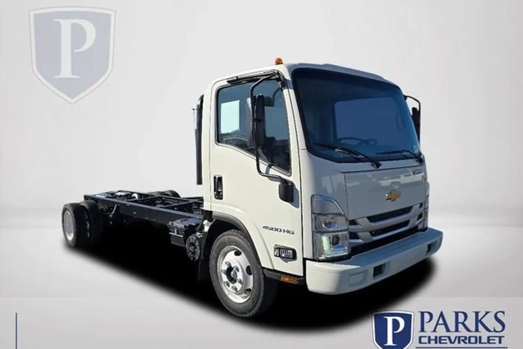 2025 Chevrolet Silverado 4500HD photo 1