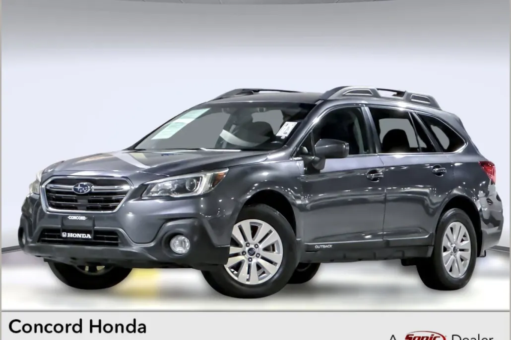 2019 Subaru Outback 2.5i Premium photo 1