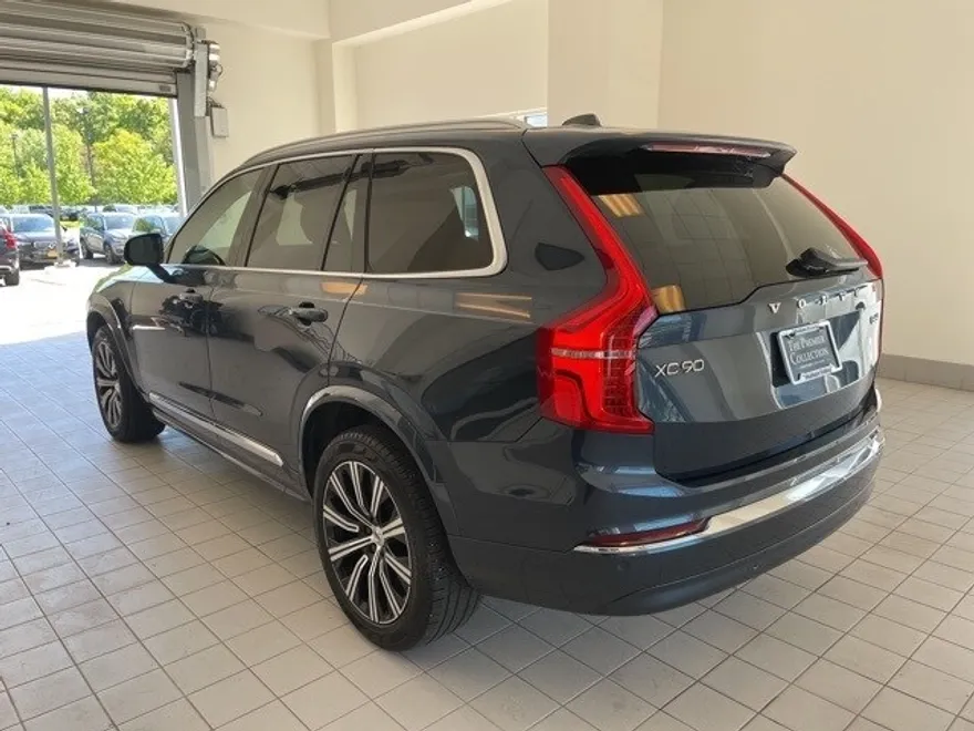 2023 Volvo XC90 AWD Plus photo 1