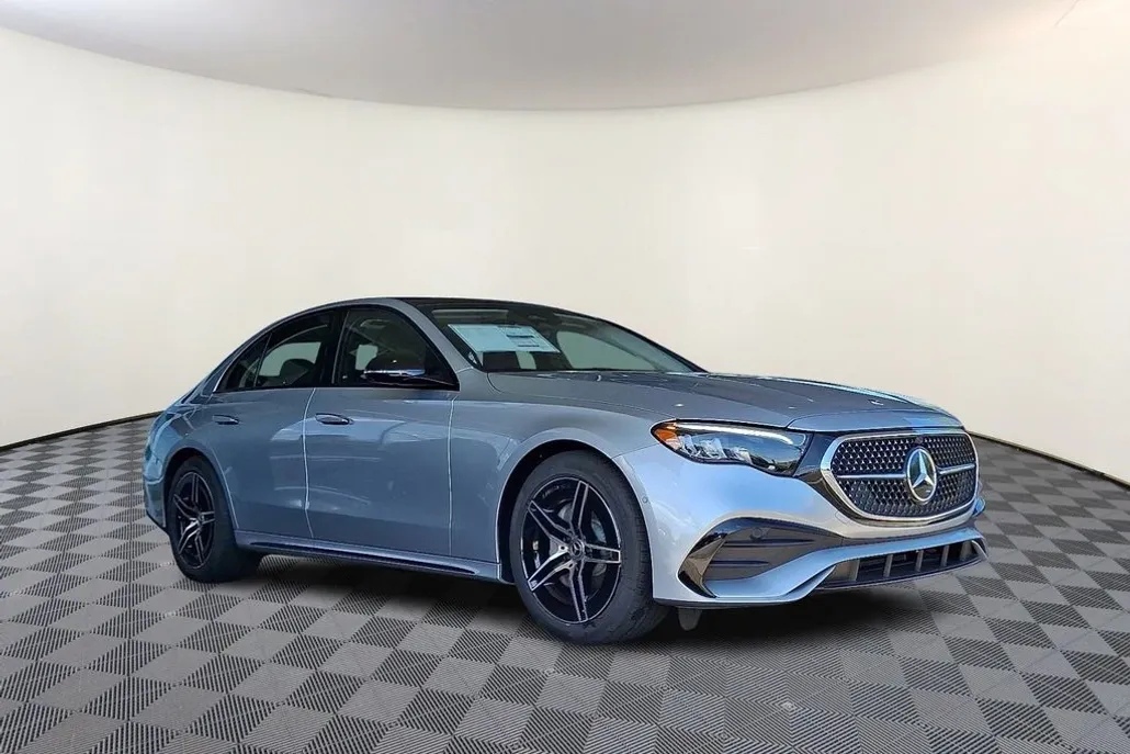 2026 Mercedes Benz E 350 4MATIC photo 1
