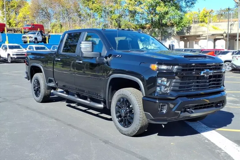 2026 Chevrolet Silverado 2500HD Custom photo 1