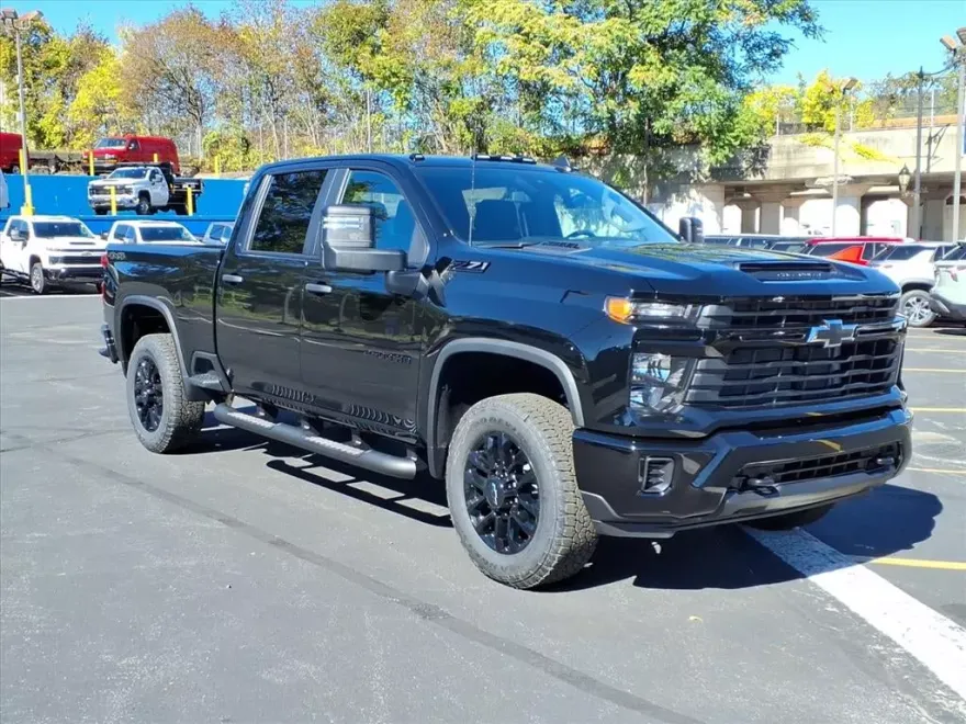 2026 Chevrolet Silverado 2500HD Custom photo 1