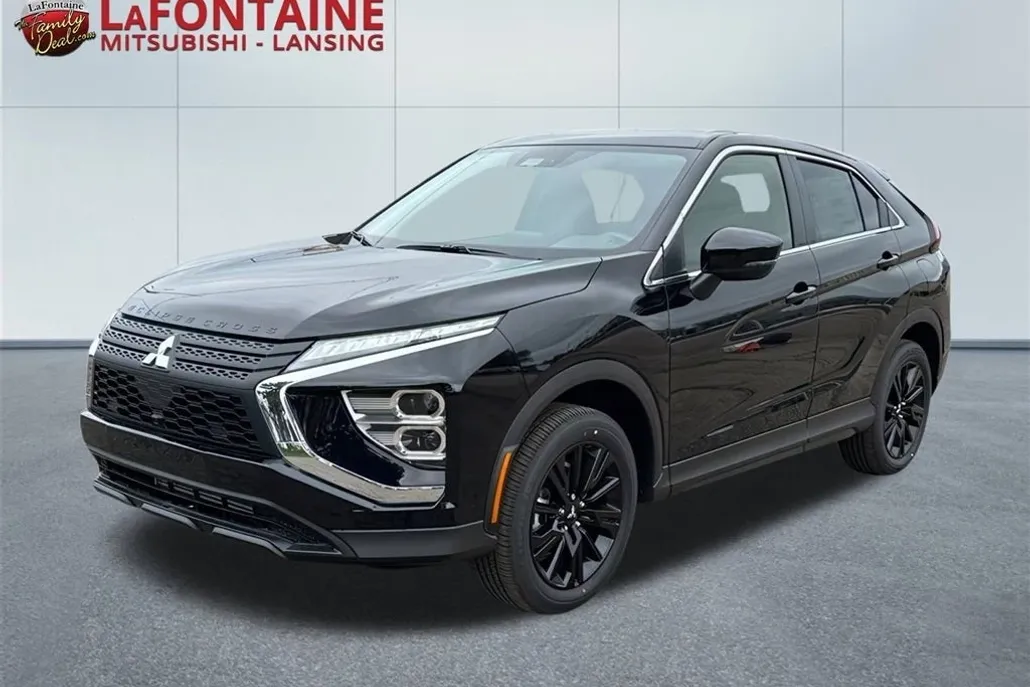 2025 Mitsubishi Eclipse Cross LE photo 1