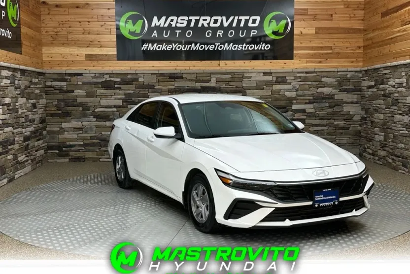 2024 Hyundai Elantra SE photo 1