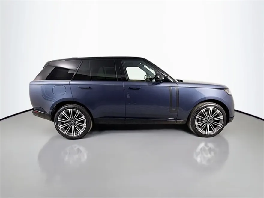 2025 Land Rover Range Rover SE photo 1