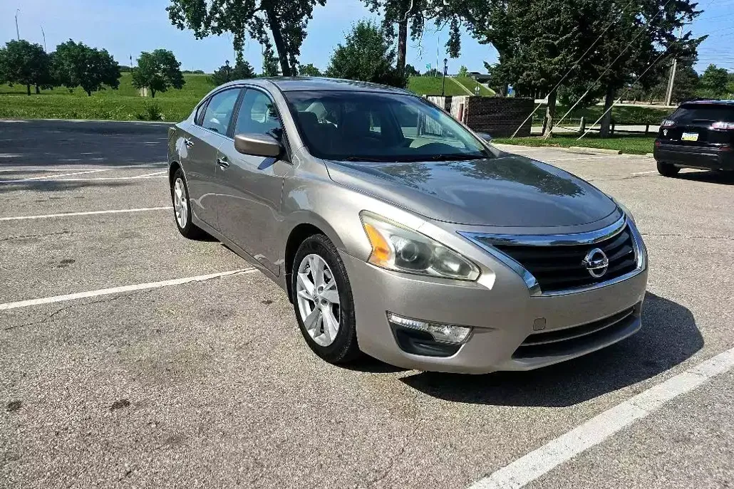2014 Nissan Altima 2.5 photo 1