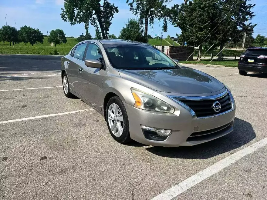 2014 Nissan Altima 2.5 photo 1