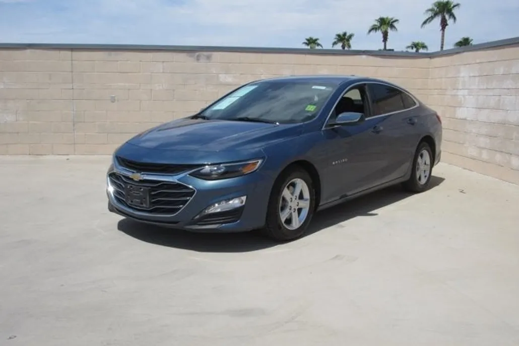 2024 Chevrolet Malibu 1LT photo 1