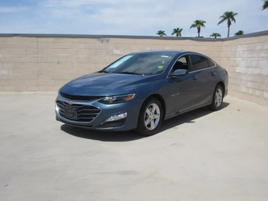 2024 Chevrolet Malibu 1LT photo 1