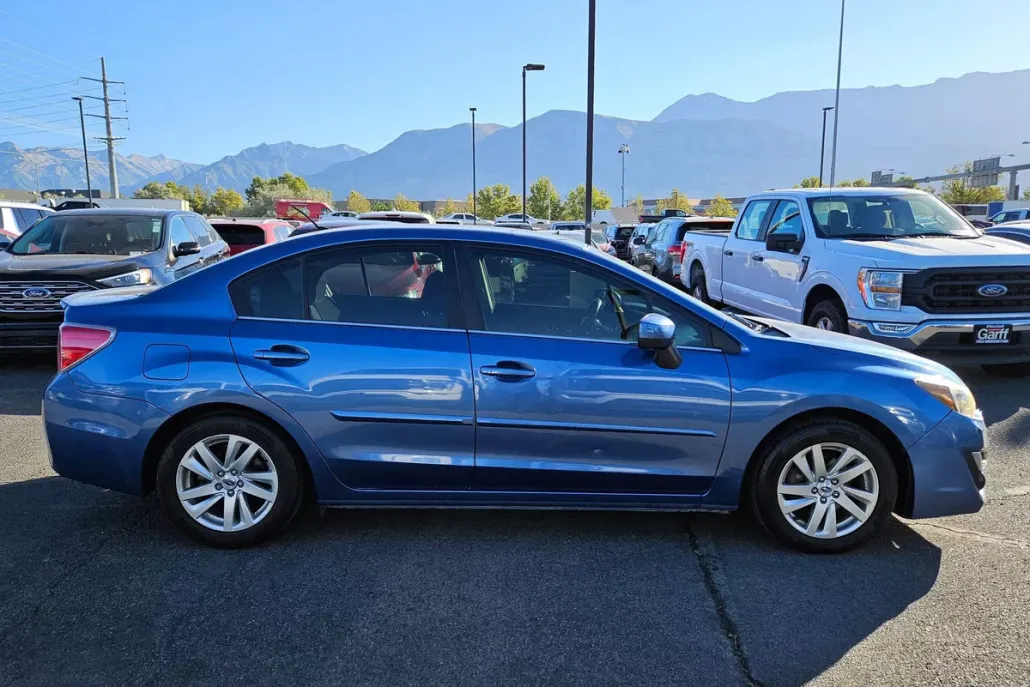 2015 Subaru Impreza Premium photo 1