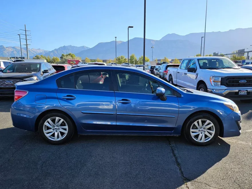 2015 Subaru Impreza Premium photo 1