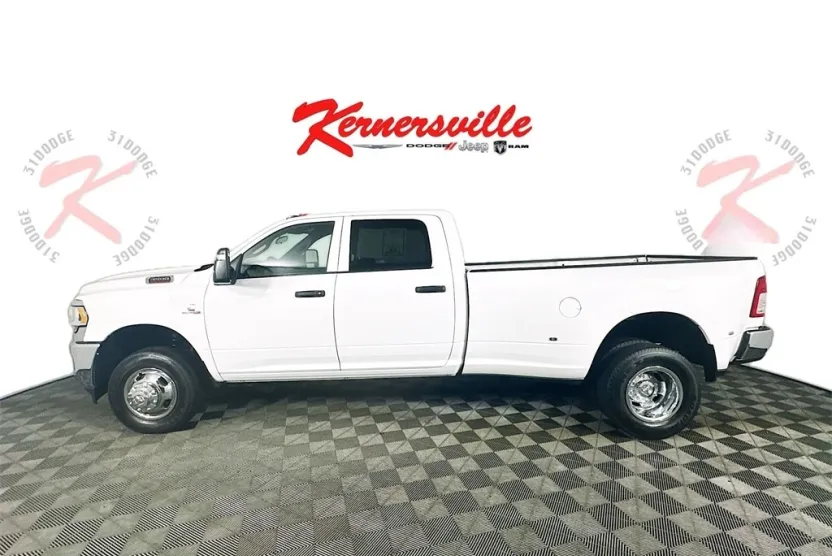 2024 Ram 3500 Tradesman photo 1