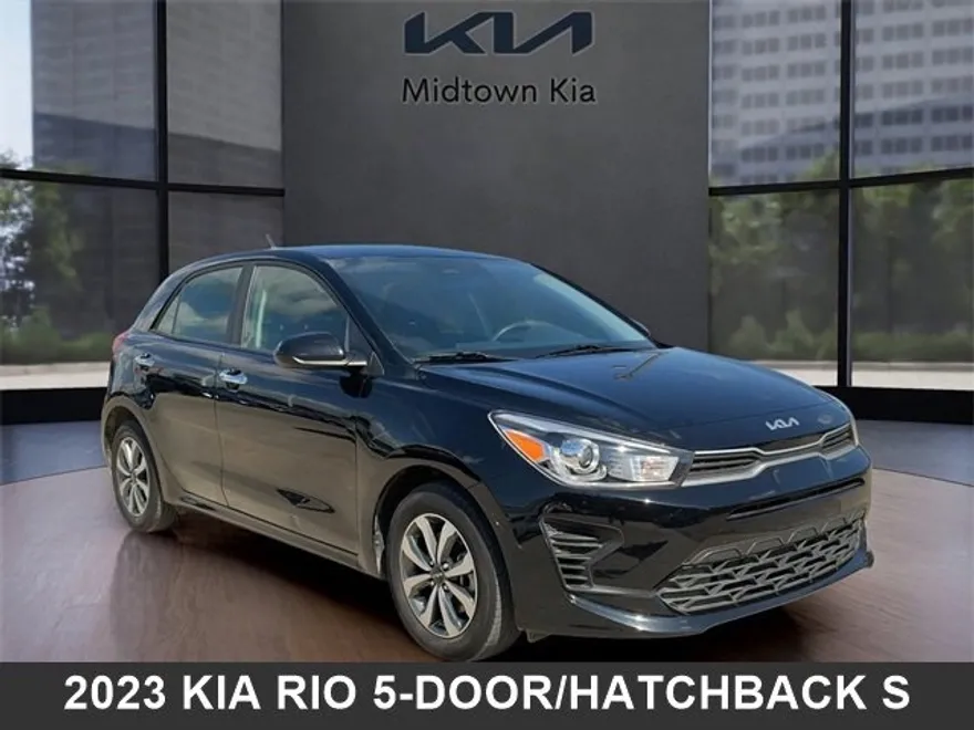 2023 Kia Rio S photo 1
