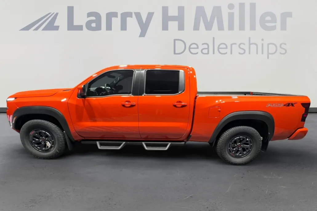 2026 Nissan Frontier PRO-4X photo 1