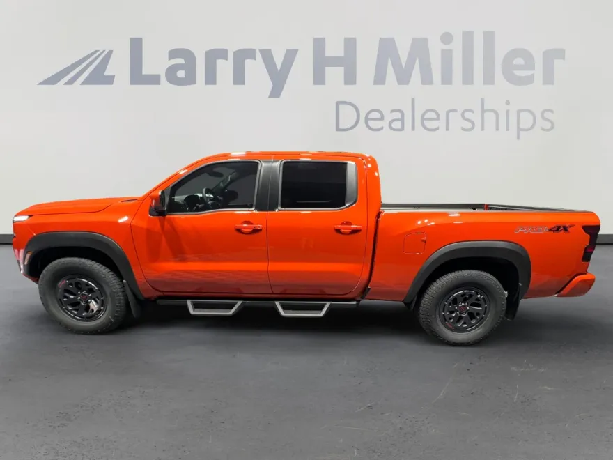 2026 Nissan Frontier PRO-4X photo 1