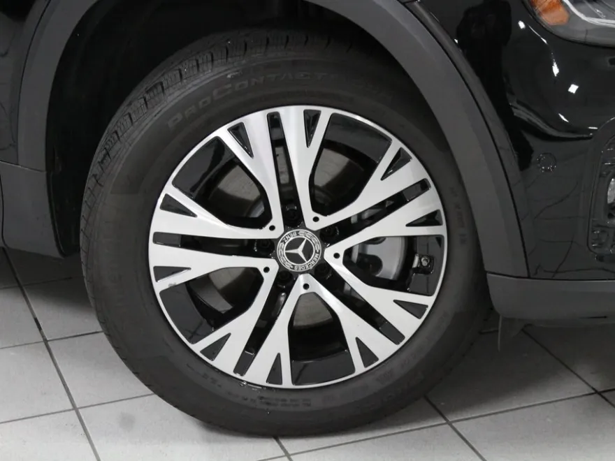 2025 Mercedes Benz GLB 250 4MATIC photo 1