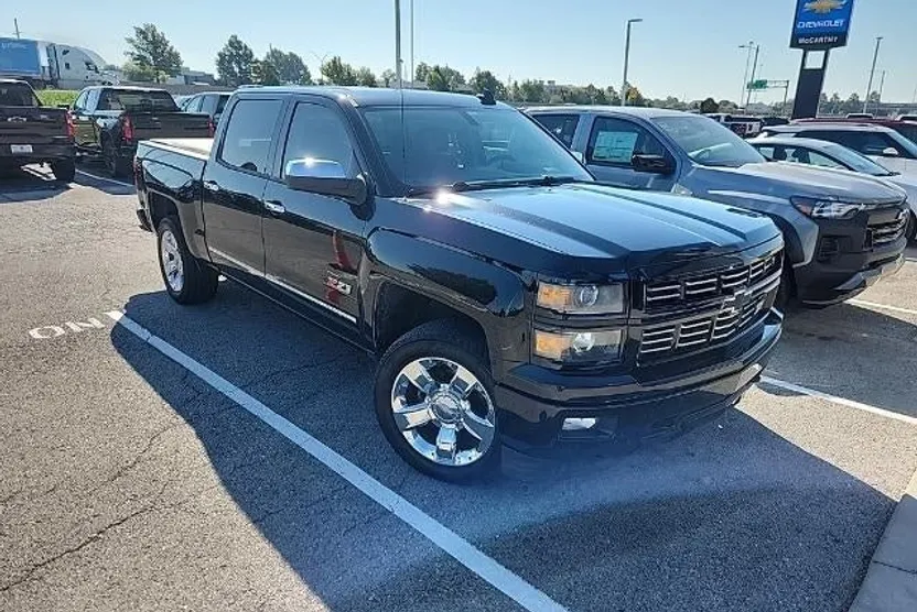 2015 Chevrolet Silverado 1500 LT photo 1
