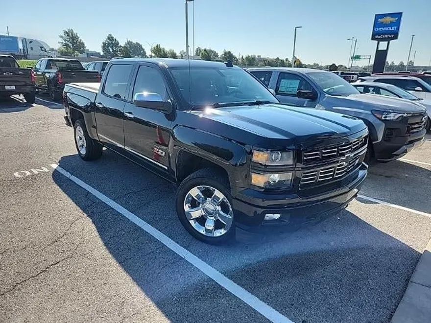 2015 Chevrolet Silverado 1500 LT photo 1