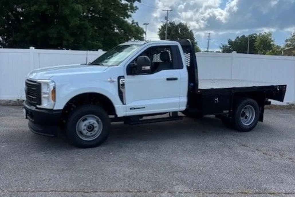 2025 Ford F-350 photo 1