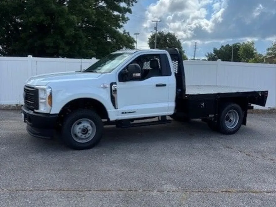2025 Ford F-350 photo 1