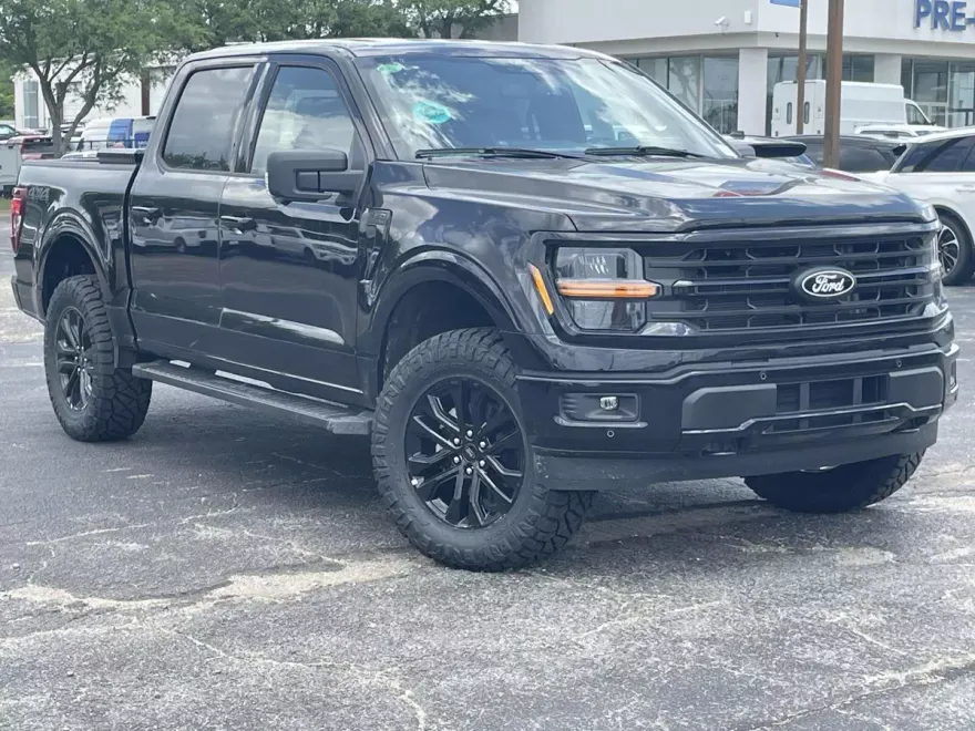 2025 Ford F-150 XLT photo 1