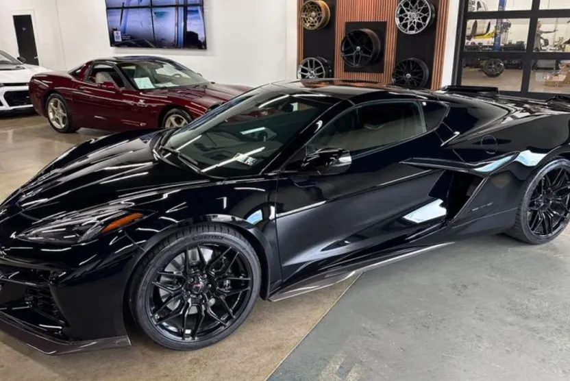 2025 Chevrolet Corvette Z06 Coupe 2LZ photo 1