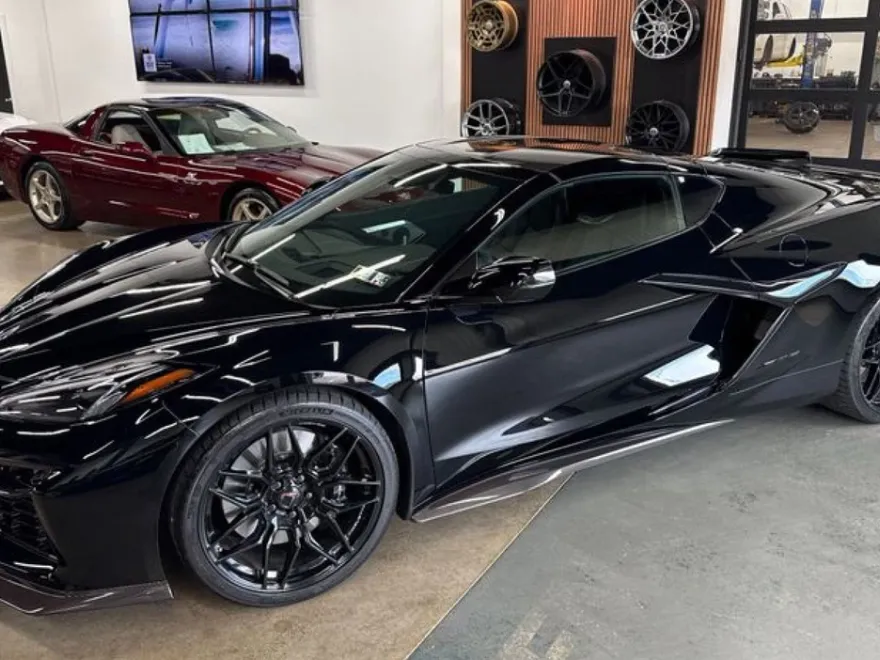 2025 Chevrolet Corvette Z06 Coupe 2LZ photo 1